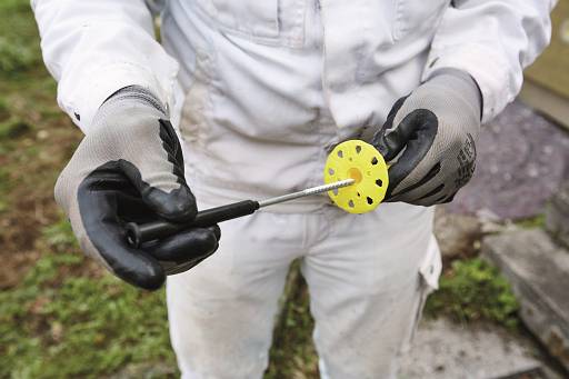 BU: Beim Anbringen Ihres Wärmedämmverbundsystems sollte Sie auf ausgereifte Systeme und fachgerechte Anbringung besonderen Wert legen. © SG Weber  © SG Weber